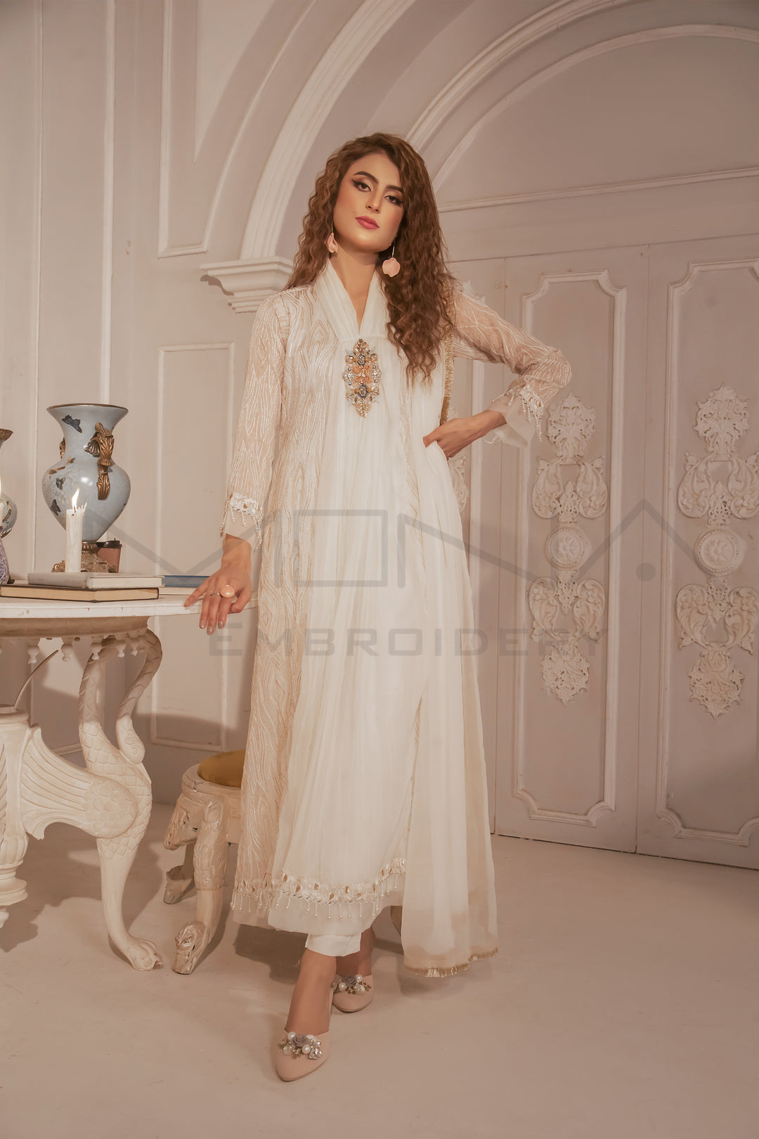 DREAMY BLOOM- OFF-WHITE